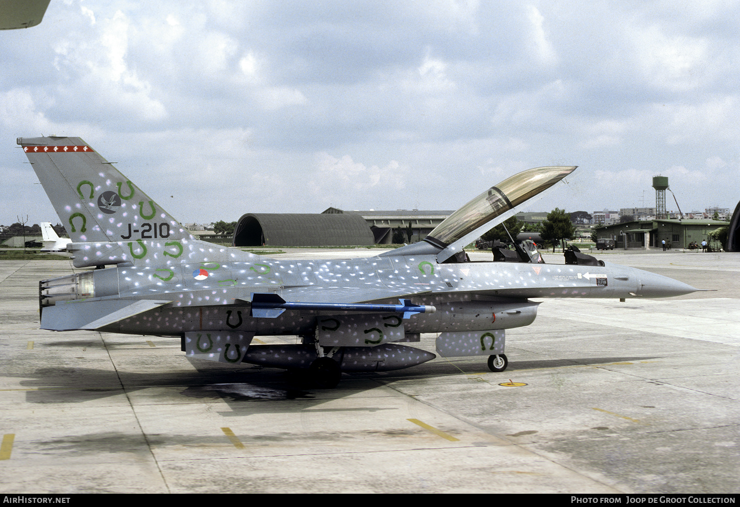 Aircraft Photo of J-210 | General Dynamics F-16B Fighting Falcon | Netherlands - Air Force | AirHistory.net #885149